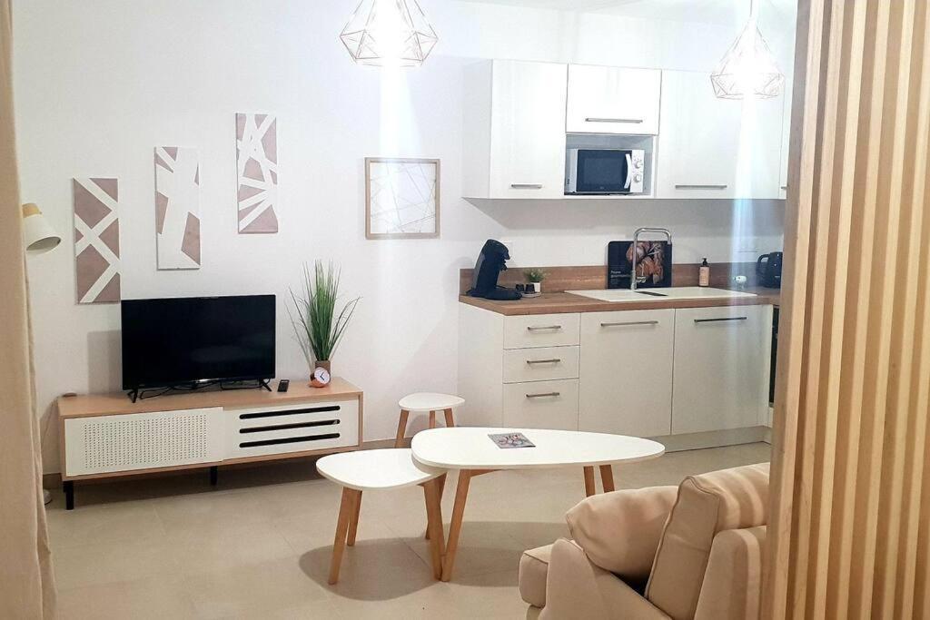 L'Albizia Studio Calme Et Tout Confort 鲁西亚纳 外观 照片
